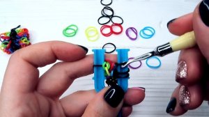 КРАСИВАЯ БАБОЧКА из резинок на РОГАТКЕ без станка | Butterfly Rainbow Loom