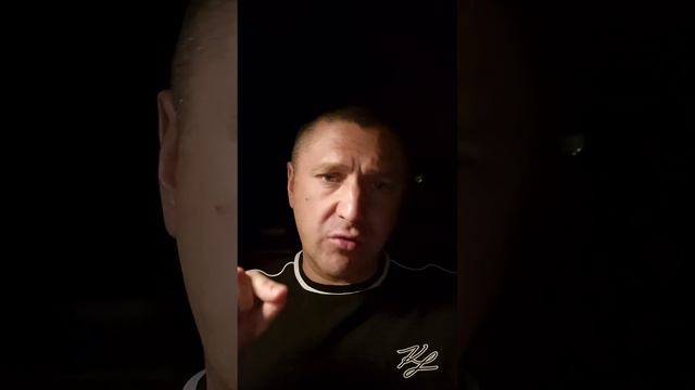 Вы здесь радуетесь жизни, пока там наши братья всех народов защищают нашу Родину, рискуя жизнью