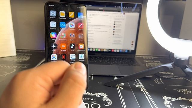 Что делать если телефон показывает что подключены наушники?