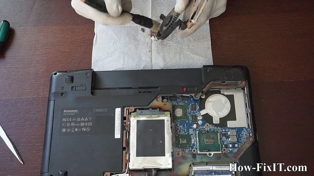 Lenovo Z570, Z575 disassembly and fan cleaning смотреть онлайн