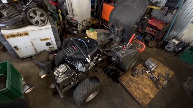 Замена двигателя Kawasaki FH641V на садовом райдере Husqvarna PF 21 AWD