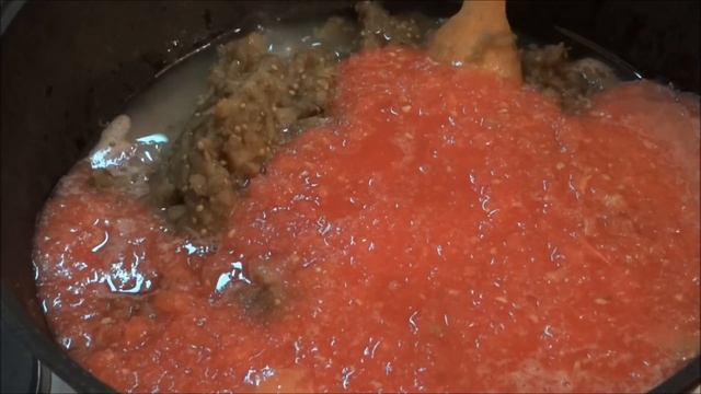 ВКУСНЕЙШАЯ БАКЛАЖАННАЯ ИКРА НА ЗИМУ / Delicious eggplant caviar for the winter смотреть онлайн