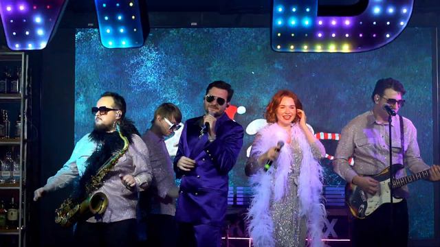 DISCO BANDA - Кавер группа  ДИСКО БАНДА в РУКИ ВВЕРХ - караоке Баре 2022 , Москва