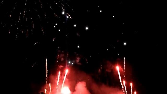 Салют на Майдане . 9 августа 2015 . Набережные Челны смотреть онлайн