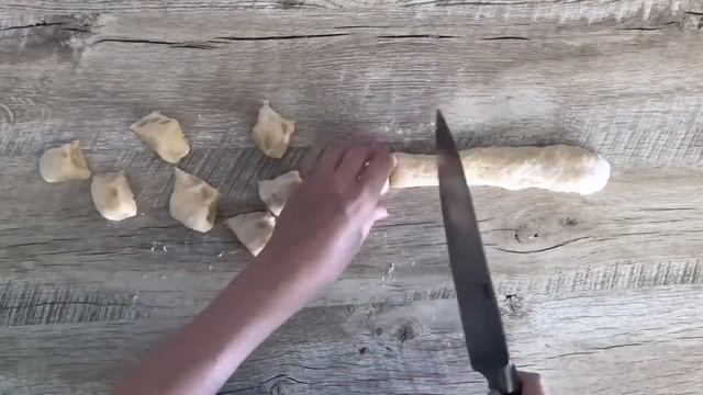 КАК ПРИГОТОВИТЬ ШАРИКИ ИЗ СГУЩЕНКИ ЖАРЕНЫЕ В МАСЛЕ? Вкусно, просто и быстро, домашняя выпечка к чаю