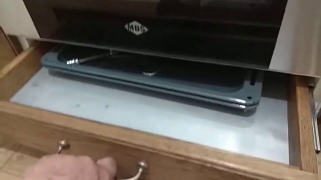 Кухня из дуба со столешницей из ясеня смотреть онлайн