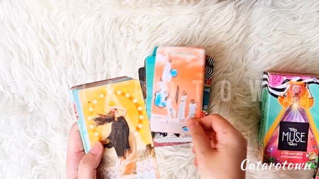 The Muse tarot (Hay House) deck unboxing смотреть онлайн
