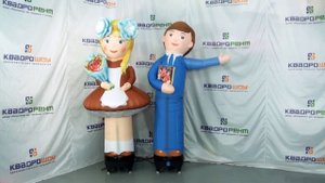 Надувные фигуры школьник и школьница для оформления 1 сентября и последнего звонка!