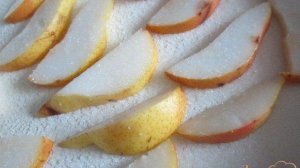 Салат с печеной грушей