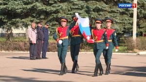 На церемонии поднятия флага в кадетском корпусе устроили военное дефиле/Вести Тамбов