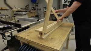 ИДЕАЛЬНЫЕ складные козлы для пиления и как их ЛЕГКО соорудить!