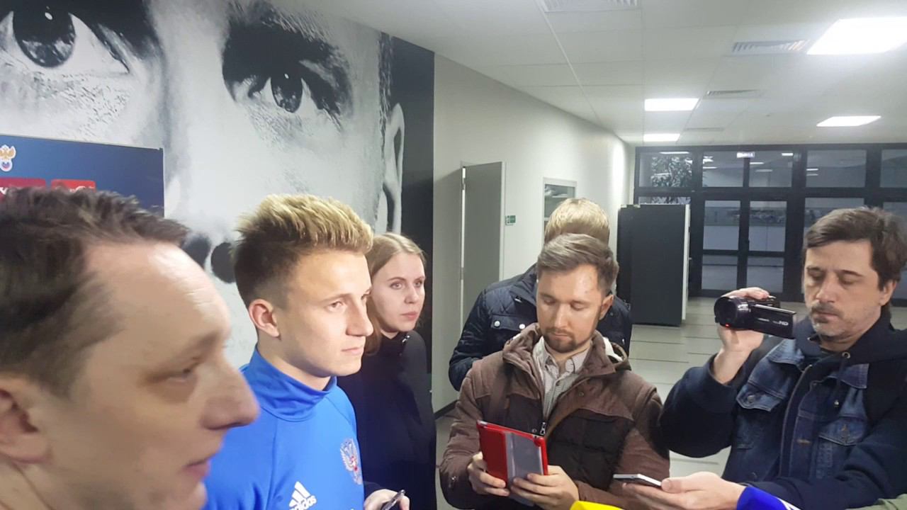 Александр Головин