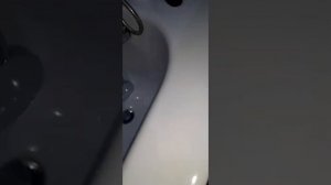Почему после принятия душа под ванной появляется вода. Проблему решил сантехник