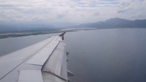 Vietnam airlines Airbus A321 landing at Cam Ranh international airport. Посадка в Камрани -Нячанг