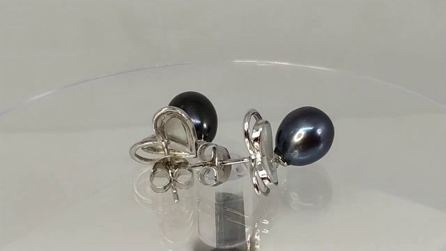 Серебряные серьги-пусеты с натуральным перламутром и культивированным черным жемчугом 10х9 мм, ламп