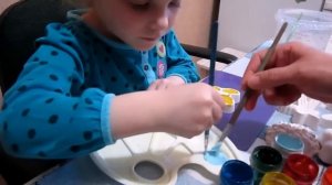 Занятия для маленьких Красим гипсовые фигурки