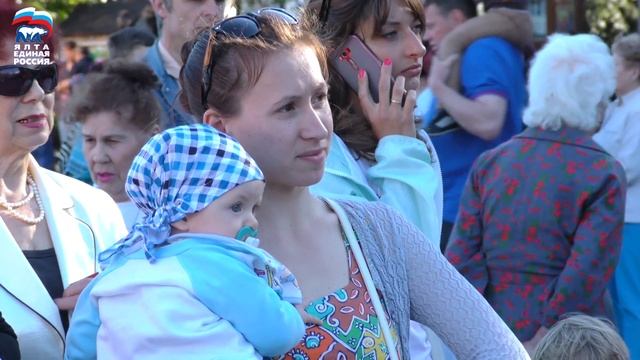 Ялтинцы присоединились к Всероссийской акции "Добровольцы-детям" смотреть онлайн