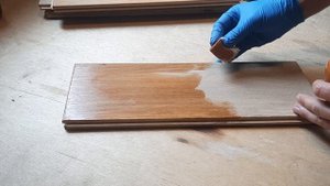 Результат работы состава СГ после нанесения цветного масла "Тик".