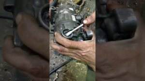 Как НЕ снимается клапан компрессора рено меган сциник 3