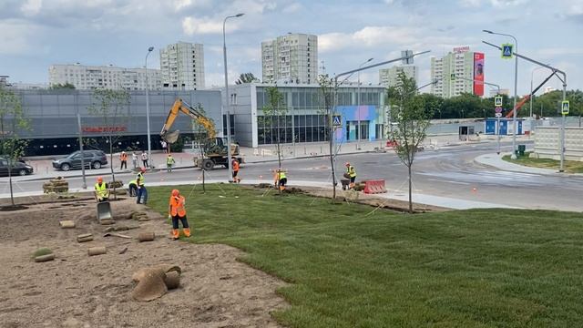 Укладка рулонного газона (Москва, м. Владыкино) смотреть онлайн