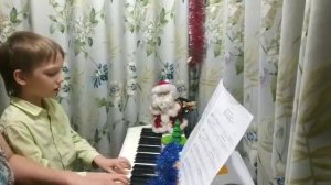 SOFT MOZART Winter Recital 2020-2021 Vasya (7) plays  Витлин "Дед Мороз"