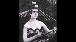 Юлия Солнцева (25.07.1901 — 29.10.1989)