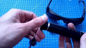 Мощный зеленый лазер не 1Вт с алиэкспресс , опасная игрушка