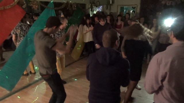 ЛЯСИ-ТРЯСИ. Так поздравляют девушек с днем рождения в клубе! смотреть онлайн