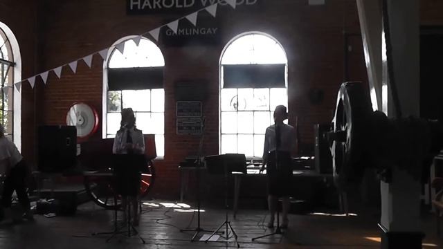 Fox, Wiggle and Sass. I'm going to wash that man right out of my hair смотреть онлайн