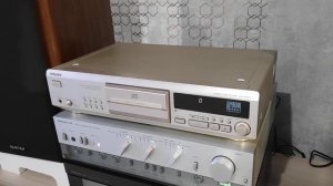 SONY CDP XE 900