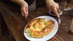 Как правильно кушать Хачапури от Виктории ( Тбилиси)