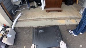 Storage за 1000$: что внутри? Купили на аукционе контейнеров в США новую кладовку.