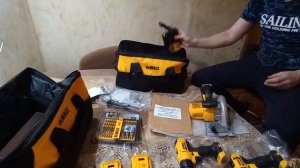 Обзор посылки:  набор из 9ти инструментов Dewalt DCK940D2