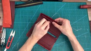 женский кошелек из кожи ручной работы.
