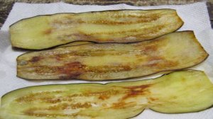 Рулеты из баклажана с грибной начинкой