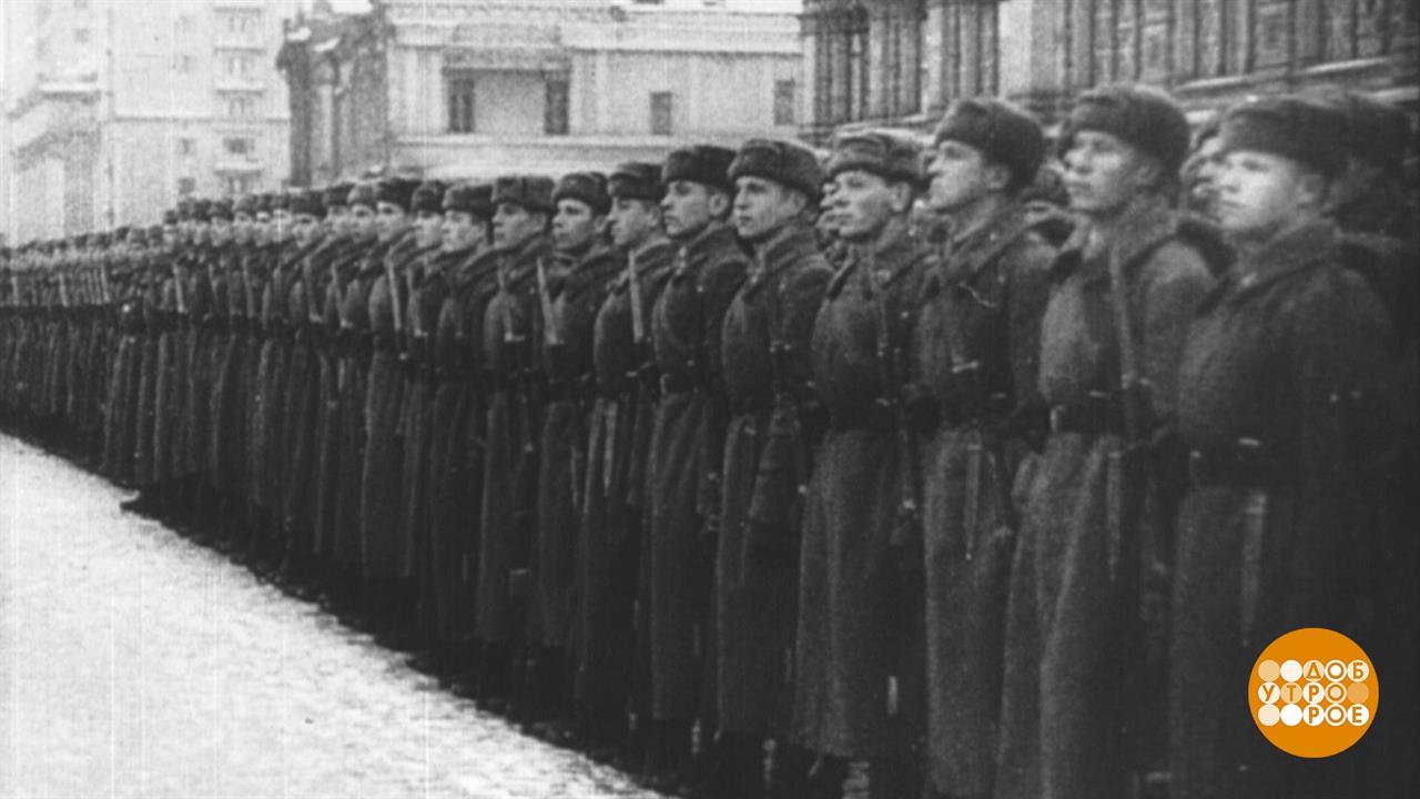 Парад 1 мая 1941. Парад в Москве 7 ноября 1941. 1 Мая 1941 года нацисты на параде в Москве. Сталин на параде 7 ноября 1941. Парад на красной площади 7 ноября 1941 года.