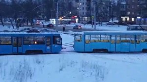 71-608КМ "235" Буксирует 71-619К "207". Снято 26.12.22