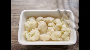 Запеканка из цветной капусты с куриным филе и сыром.
