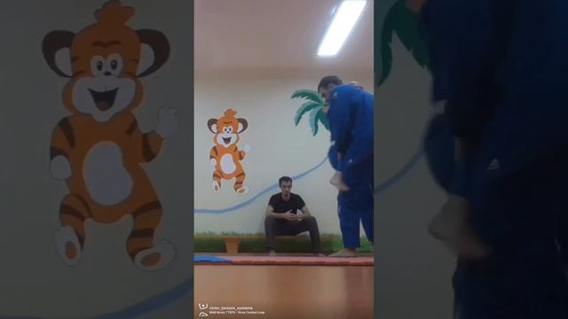 Как выполнять броски из джиуджитсу смотреть онлайн