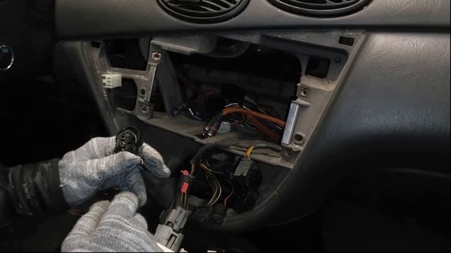 Проблема регулятора положения и температуры печки. Ford Focus 1. смотреть онлайн