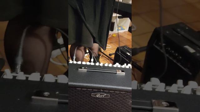 unboxing + test enceinte active Cort Mix5 pour piano numérique/ chant batterie/ basse смотреть онлайн