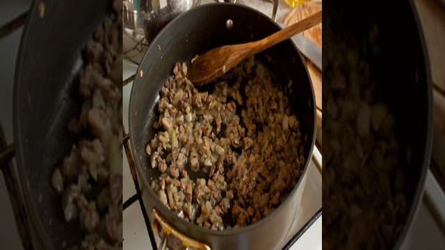 Террин из свинины с куриной печенью и сухофруктами