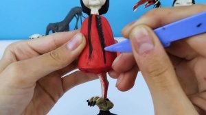 Призрачная Свинья – Ghost Pig, Кукольное тело – Doll body | Лепим Творения Тревора Хендерсона