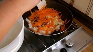 Как приготовить вкусный суп?Суп из плавленого сырка.