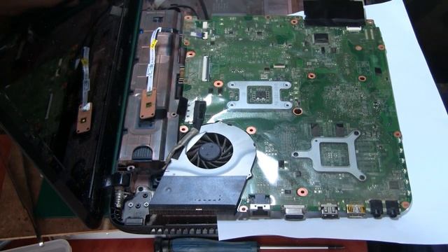 Интересный случай. Toshiba L750 Периодически, самопроизвольно отключается. Смотрим что ему мешает.