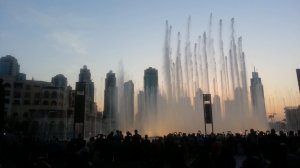 Фонтан Дубай. Танцующие фонтаны около Дубай Молла и Бурдж-Халифа. 8 февраля 2014 // 1 "танец", 18.00