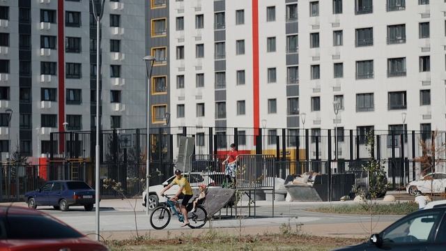 Жить рядом с парком — финальный дом бизнес-класса «За ручьем» в Сургуте смотреть онлайн