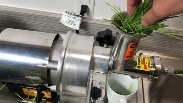 The Ultimate Wheatgrass Super Juicer & Press Samson SB0850 Unboxing смотреть онлайн