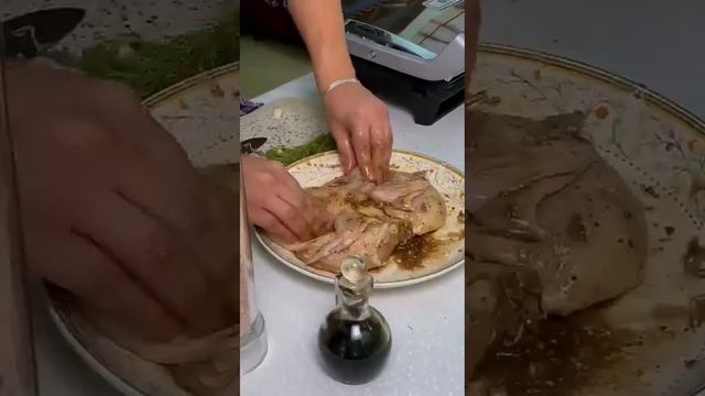 Али Князкин @ali_knyazkin готовит нежного цыпленка табака с Tefal OptiGrill XL смотреть онлайн