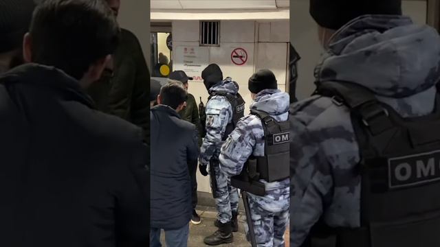 ОМОН бывает убедительным